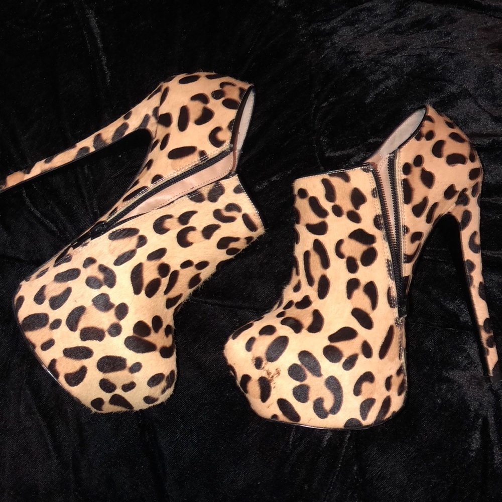 Steve Madden booties. Worn once!